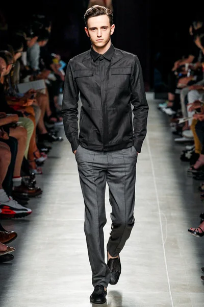 Look 11